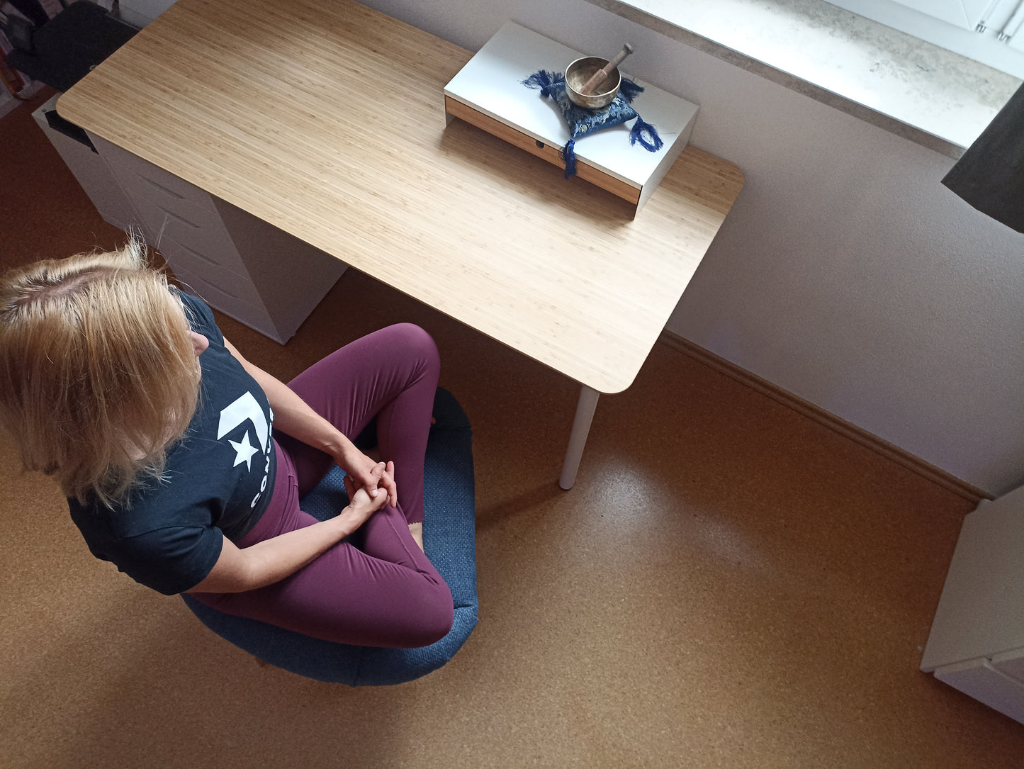 Schneidersitz-Stuhl für Yoga, Meditation & Alltag: Esszimmer, Wohnzimmer, Kinderzimmer.
